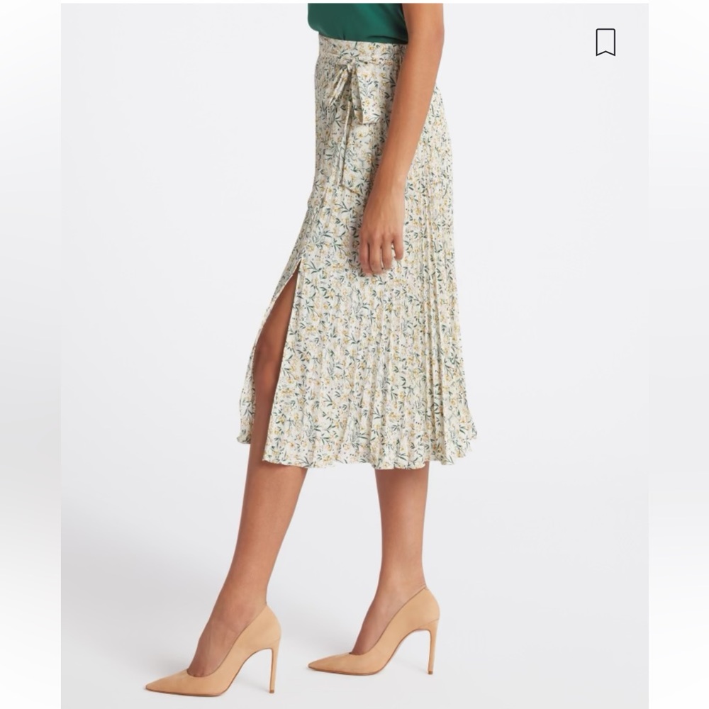 Gorgeous Saige pleated midi skirt. Never worn. 27.5 inches in length.